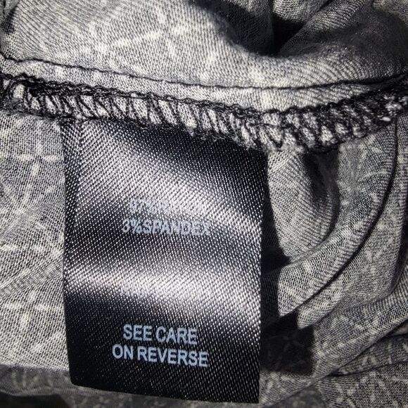 Torrid Border Print Challis Button Front Romper 6/6x - Picture 8 of 8